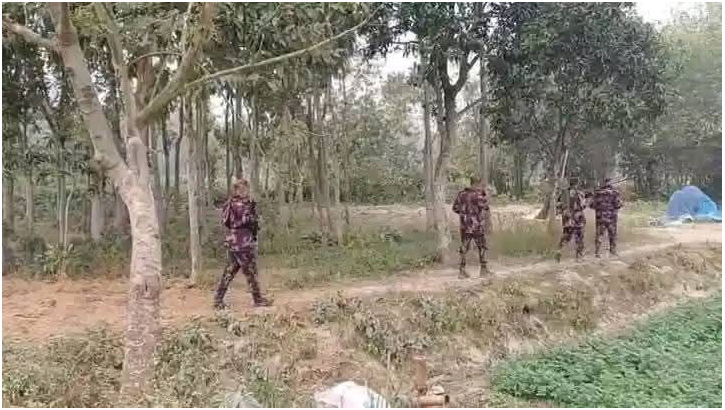 পাঁচবিবিতে সীমান্তে কাঁটাতারের বেড়া দেওয়াকে কেন্দ্র করে আবারো উত্তেজনা